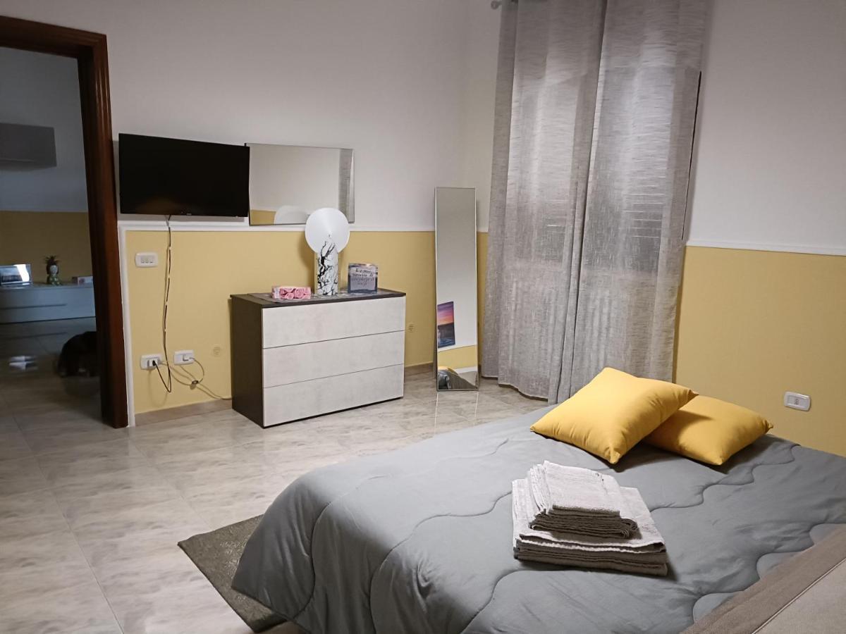 Casa Vacanze Campi Salentina Esterno foto